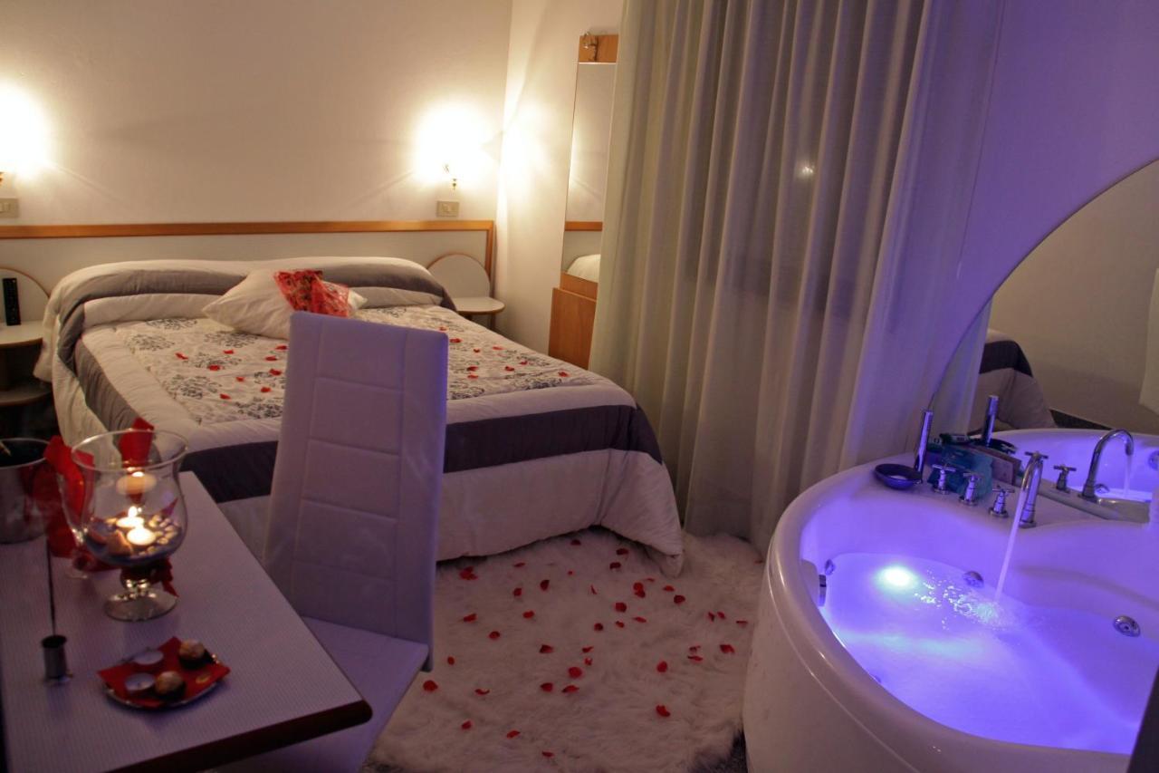 Hotel Memory ريميني المظهر الخارجي الصورة