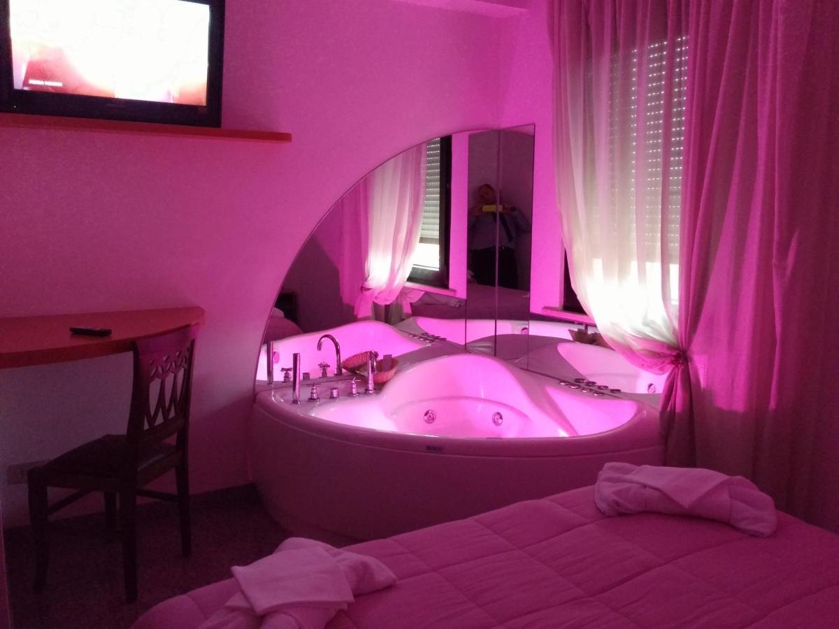 Hotel Memory ريميني المظهر الخارجي الصورة