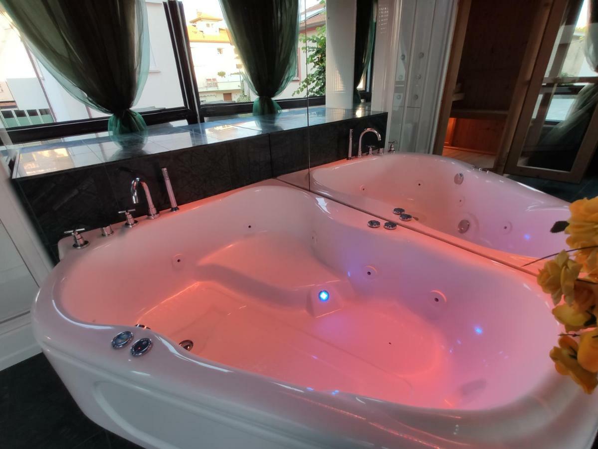 Hotel Memory ريميني الغرفة الصورة
